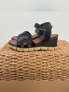 MIA Black Platform Wedge Sandals Womens 8.5 Buckle Strappy Chunky